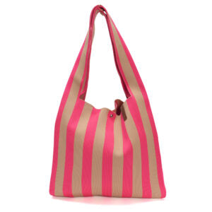 Lot83 Shopper Lois aus Bekleidung, stilvolle Einkaufstasche aus robustem Material, mit Lot83 Logo und modernen Design.