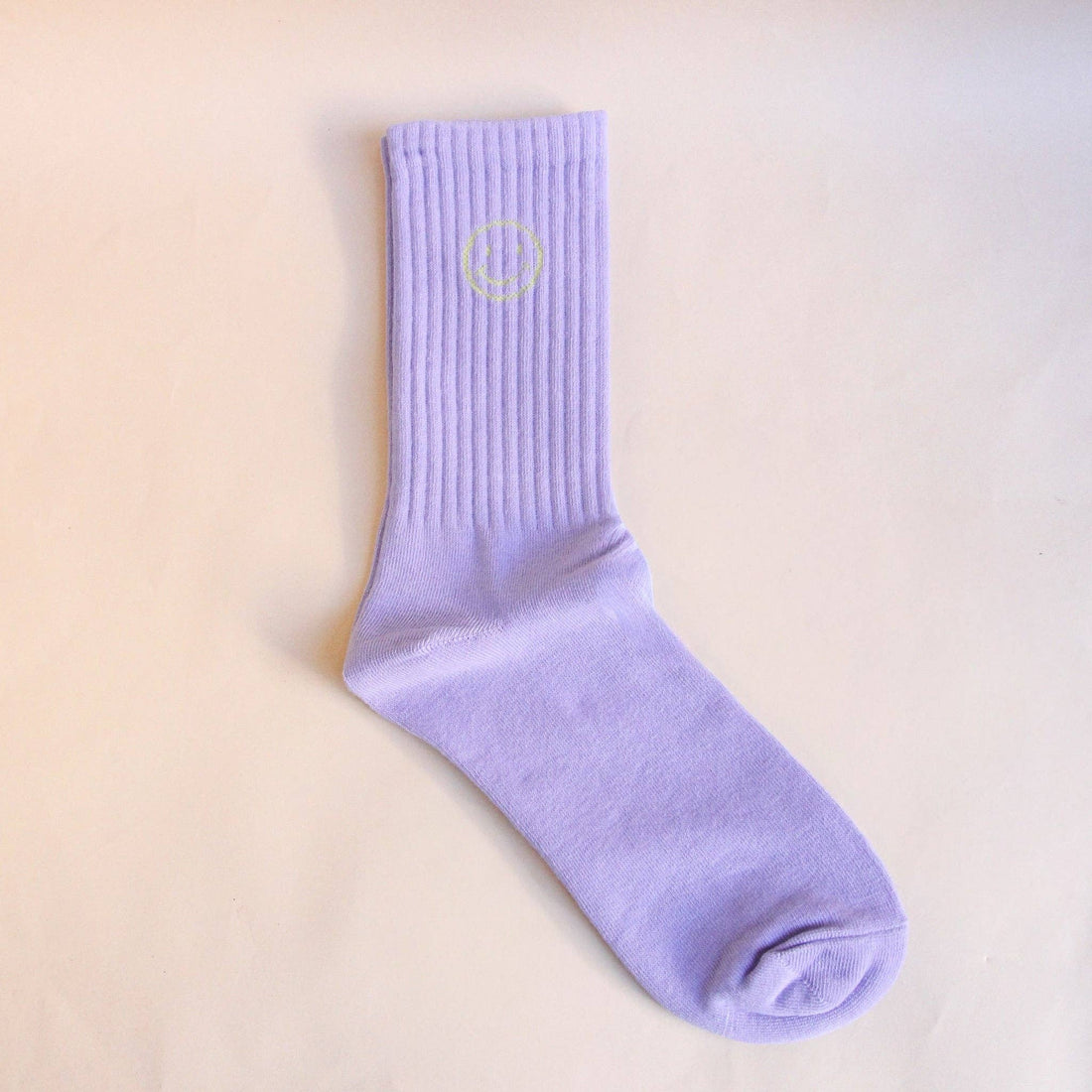 Schwarze Socken von Bazaar Noir GmbH, bequemes Bekleidungsstück, detailreiche Textur, für Alltag und Komfort.