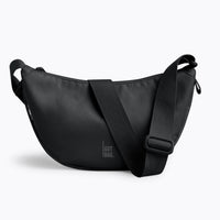 Kleine Moon-Bag von Got Bag, umweltfreundlicher Rucksack und HipBag aus recyceltem Meeresplastik, mit verstellbarem Tragegurt