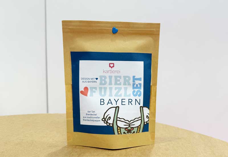 Sechs Bierdeckel im Kartlerei-Set mit handgemachtem Design, aus Pappe, ideal für Bier und Getränke, detailreiche Muster auf jedem Deckel