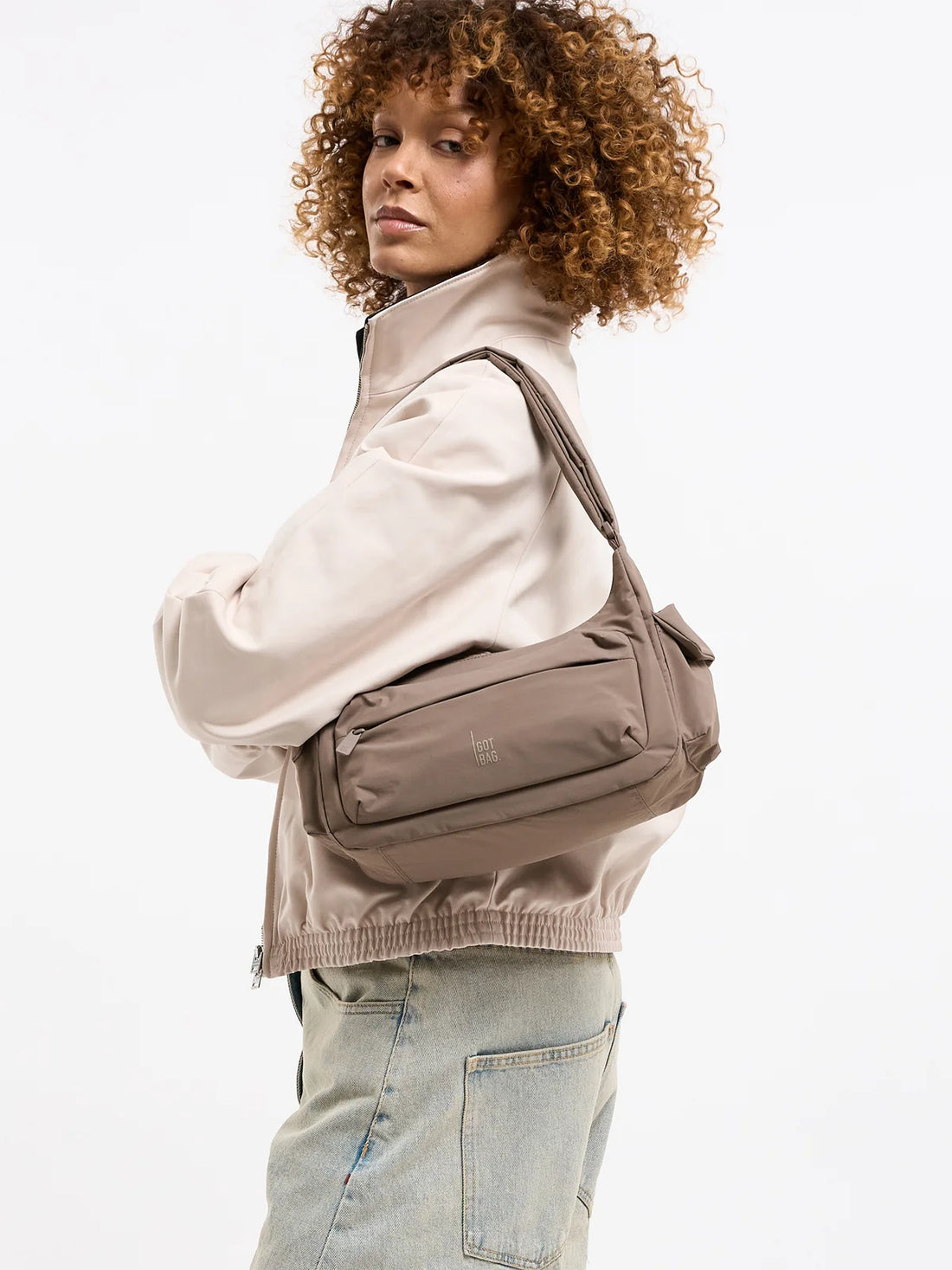 Pocket Bag Small, Detailansicht der Seitentaschen mit Magnetverschluss
