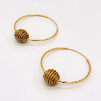 Goldene Capido Ohrringe Batel 4 cm mit eleganten Design, ideal als modisches Accessoire für Damen.