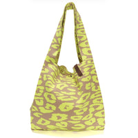 Lot83 Shopper Lois aus Bekleidung mit großer Kapazität, grau mit schwarzen Griffen, ideal für Einkäufe und Alltag.