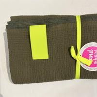 Weiches Musselin-Quadrattuch von Manufaktur & Kontor, vielseitiges Accessoire aus leichter Baumwolle, perfekt für Styling und Komfort