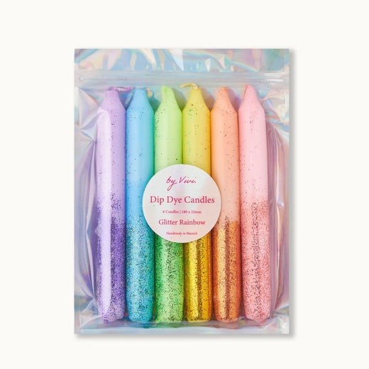 Bunte Dip-Dye-Kerzen im Set von by vivi, geeignet für drinnen und draußen, mit bunten Farbverläufen und modernem Design