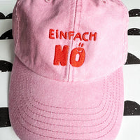 Vintage Dusky Pink Cap von StudioSonna, limitierte Edition, zeigt die stilvolle, bequeme Baseballmütze in Nahaufnahme.